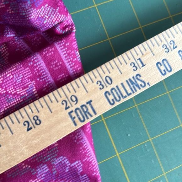 Ample Togs Pink V-Neck Women's Pullover Top Long Sleeves sz 2XL - Picture 4 of 5